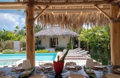 Las Terrenas Villa | Magnificent villa on Coson beach with separate bungalow