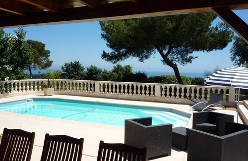 Antibes Villa | Magnífica villa con vista panorámica al mar.