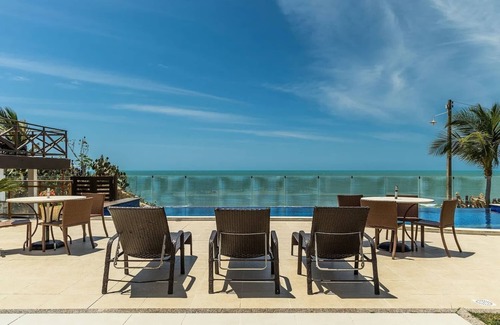 Jacauna Villa | Magnificent villa, with swimming pool and direct access to the beach