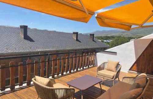 Puigcerda Apartamento | Magnifico ático con vistas, parking y piscina