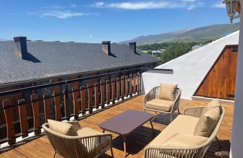 Puigcerda Apartamento | Magnifico ático con vistas, parking y piscina