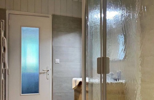 Greoux-les-Bains Casa | Magnifique Appartement T2: Rez de Jardin