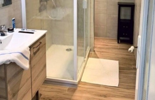 Greoux-les-Bains Casa | Magnifique Appartement T2: Rez de Jardin