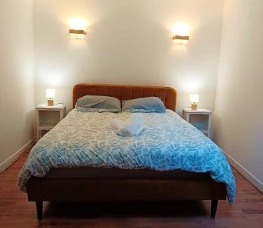 Pezenas Apartamento | Magnifique appartement cours Jean Jaurès Climatisée