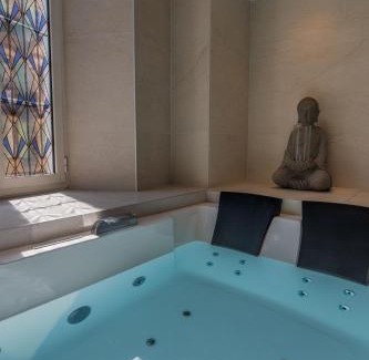 Quartier du Port Apartamento | Magnifique appartement - Jacuzzi - Port de Nice
