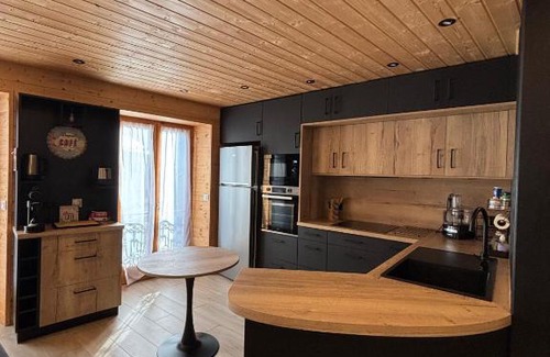 Bagneres-de-Luchon Apartamento | Magnifique appartement neuf 4 chambres