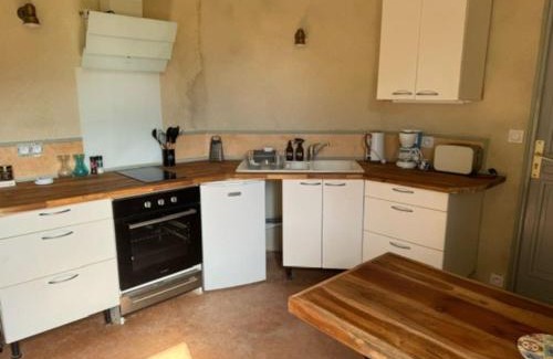 La Roquebrussanne Apartamento | Magnifique eco-gîte des Marronniers avec terrasse