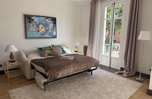 La Celle-sous-Gouzon Apartamento | Magnifique studio entier avec terrasse Saint Jean Cap Ferrat