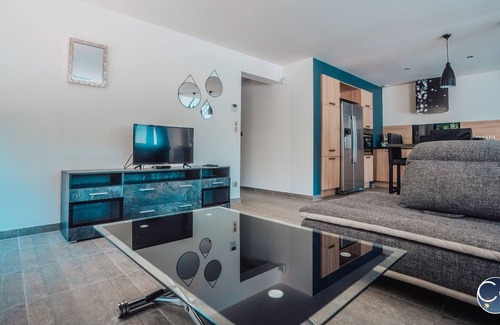 Suze-la-Rousse Villa | Magnifique Loft Moderne Avec Piscine et Jacuzzi