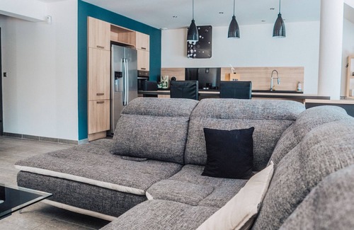 Suze-la-Rousse Villa | Magnifique Loft Moderne Avec Piscine et Jacuzzi