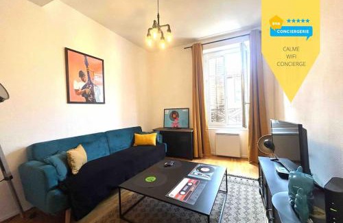 Vienne Apartamento | Magnifique T2 place de la cathédrale et passerelle