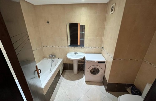 Harhoura Apartamento | Magnifique T4 Avec Piscine à Harhoura , 5min à Pied de la Plage et de la Forêt !
