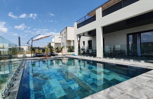 Juvignac Villa | Magnifique Villa Avec Piscine et Clim à Juvignac