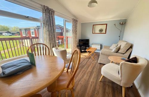 South Cerney Chalet De Esquí | Magnolia Cabin, Pet Friendly, Free Hoburne Passes