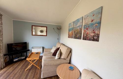South Cerney Chalet De Esquí | Magnolia Cabin, Pet Friendly, Free Hoburne Passes