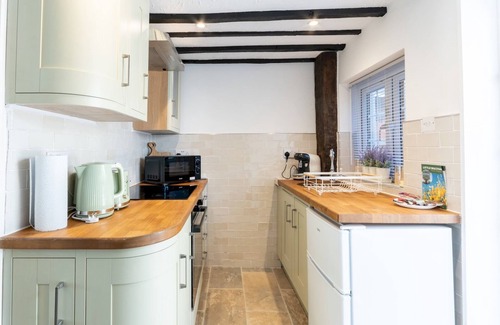 Great Leighs Casa | Magnolia Cottage, your cosy Getaway! | Pass the Keys