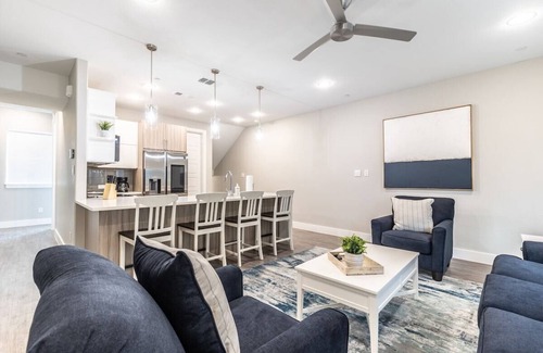 Fort Worth Casa | Magnolia District Modernism- Sleek 2-Bed Escape