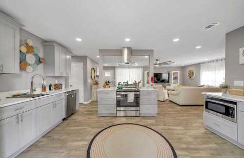 Fort Walton Beach Casa | Magnolia - Family-Friendly Comforts, TVs, Grill & Just Steps to the Beach!