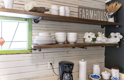 Fredericksburg Cabina | Magnolia Farmhouse at Lost Creek/Hot Tub🍷/Close to Downtown!