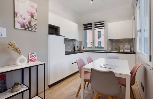 Vimercate Apartamento | Magnolia: jardín y parking. Vimercate/Monza