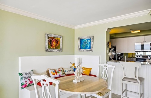 Holiday Isle Condominio | Magnolia House 309 1 Bedroom Condo by RedAwning