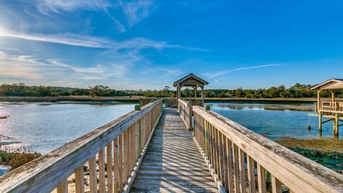 Pawleys Island Casa | Magnolia in Pawleys Island home by Peace Vacations