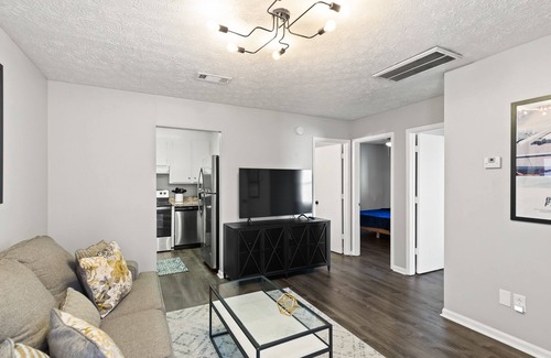 Auburn Apartamento | Magnolia Linen Co #8 - DISCOUNTED NO PARKING INCLUDED