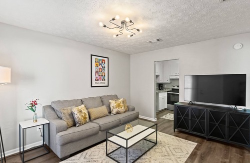 Auburn Apartamento | Magnolia Linen Co #8 - DISCOUNTED NO PARKING INCLUDED