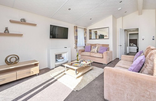 Saltash Cabina | MAGNOLIA LODGE, family friendly, with hot tub in Saltash