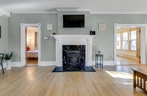 Greensboro Casa | Magnolia Manor - Private Backyard - Close to Downtown