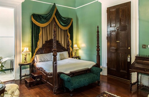 Lower Garden District Hotel | Magnolia Mansion
