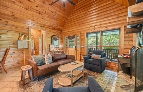 Bryson City Casa | Magnolia Pine With Hot tub and Mountain Views