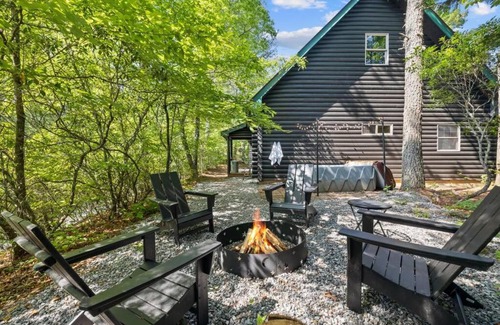 Bryson City Casa | Magnolia Pine With Hot tub and Mountain Views