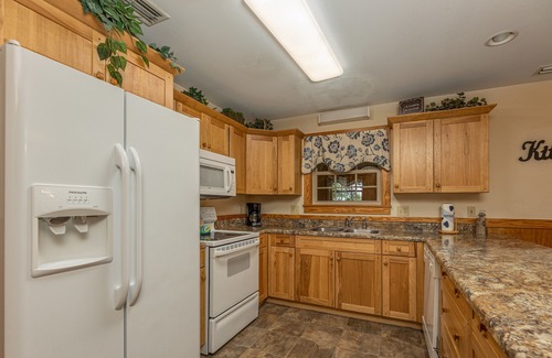 Pigeon Forge Chalet De Esquí | Magnolia Place 5 - Eight Bedroom Chalet