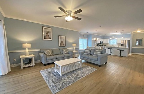 Central Myrtle Beach Condominio | Magnolia Place by Palmetto Vacations