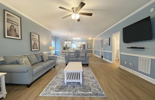 Central Myrtle Beach Condominio | Magnolia Place by Palmetto Vacations