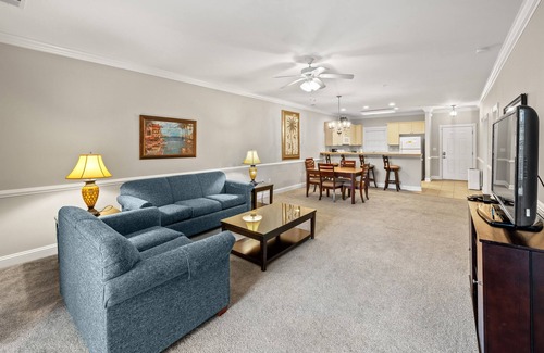 Central Myrtle Beach Condominio | Magnolia Pointe 203 2nd floor w/elevator, pool