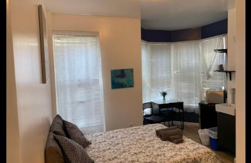 Jersey City Casa | Magnolia Stay near New York City