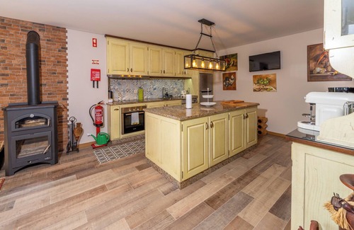 Calheiros Otro | Magnolia Sublime Villas | 4 bedroom villa with large gardens and heated pool
