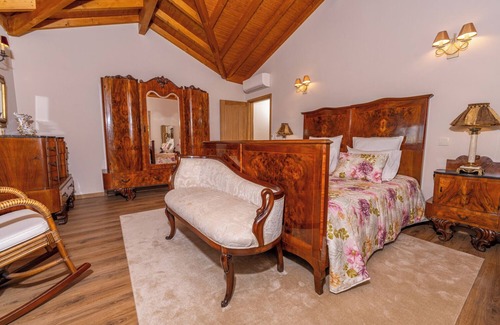 Calheiros Otro | Magnolia Sublime Villas | 4 bedroom villa with large gardens and heated pool
