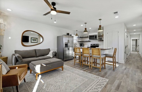 Bay St Louis Casa | Magnolia Suites B & C Bay St Louis Vacation Rental