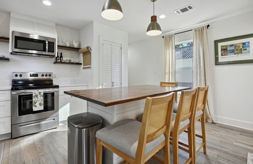 Bay St Louis Casa | Magnolia Suites B & C Bay St Louis Vacation Rental