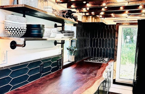 Burbank Casa | Magnolia Tiny House: Private Hot Tub, Lovely Views