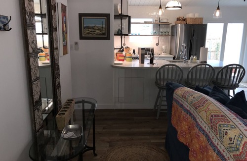 Los Alamos Casa | Magnolia Wine Cottage