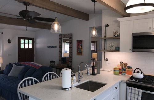 Los Alamos Casa | Magnolia Wine Cottage