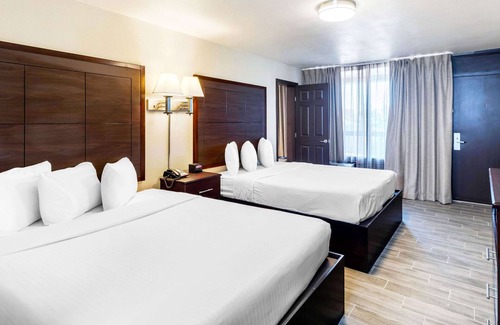 Tyler Hotel | Magnuson Grand Hotel & Conference Center Tyler