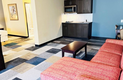 Tyler Hotel | Magnuson Grand Hotel & Conference Center Tyler
