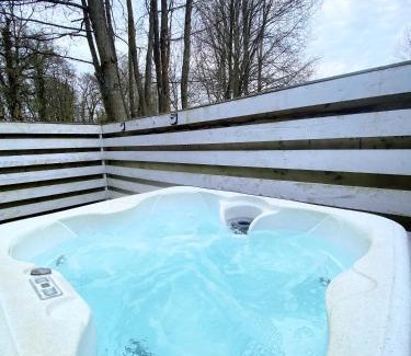 Warminster Casa | Magpie 6 HuntersMoon-Warminster-longleat-Bath