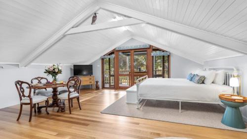 Pokolbin Casa | Magpie Loft - The Vintage Holiday House