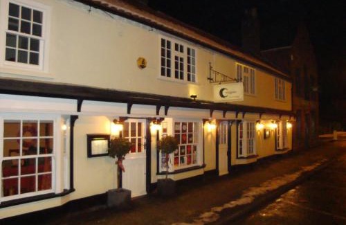 Horncastle Hotel | Magpies Restaurant with Rooms